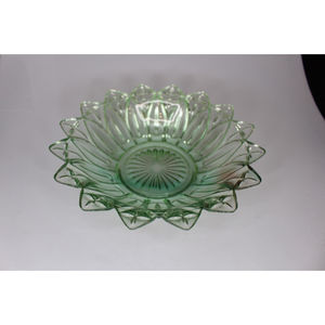 Federal Glass Carnival green Petal 10¼" Bowl Atomic Starburst Vintage